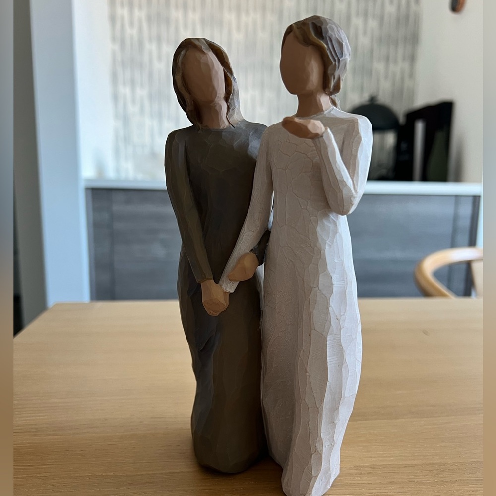 LIKE NEW Willow Tree My Sister My Friend Collectors Figurine